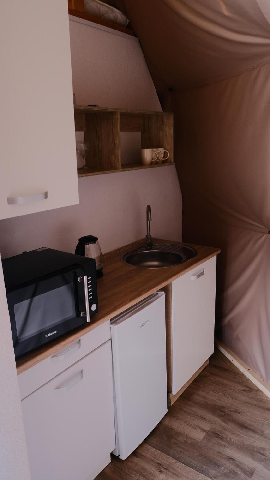 ホテル Глемпінг Де Вайб ボロフタ 部屋 写真