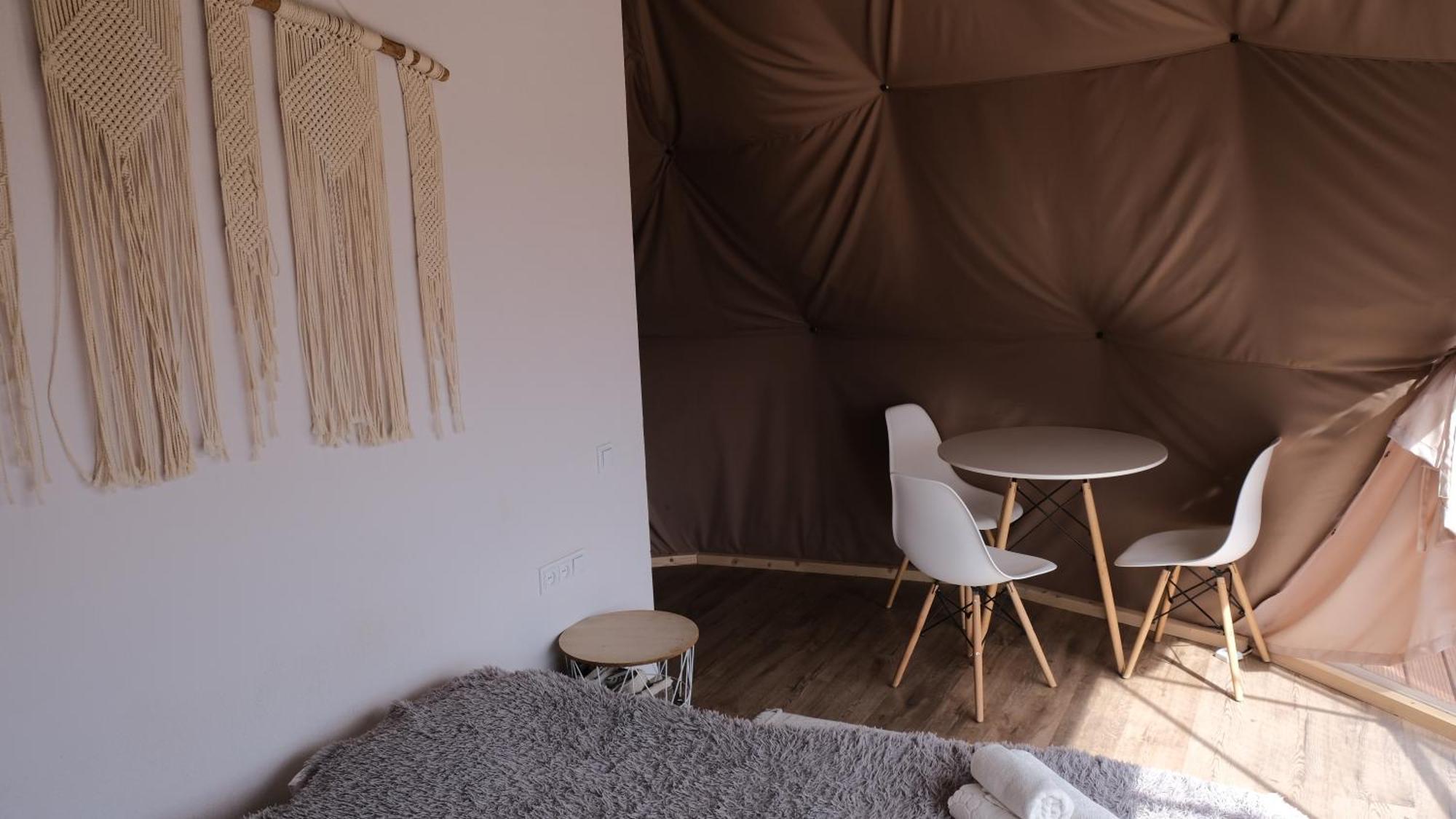 ホテル Глемпінг Де Вайб ボロフタ 部屋 写真