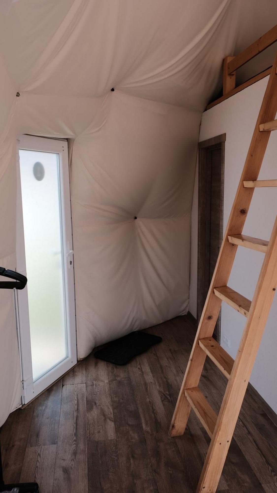 ホテル Глемпінг Де Вайб ボロフタ 部屋 写真